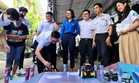 Nhiều câu chuyện, vấn đề thiết thân với đời sống sinh viên được nêu tại buổi góp ý dự thảo văn kiện Đại hội lần VII Hội Sinh viên TP.HCM - Ảnh: CÔNG TRIỆU Nhiều câu chuyện, vấn đề thiết thân với đời sống sinh viên được nêu tại buổi góp ý dự thảo văn kiện Đại hội lần VII Hội Sinh viên TP.HCM - Ảnh: CÔNG TRIỆU