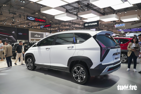 Hyundai Stargazer X chính thức chào sân - Ảnh 2. Thiết kế xe mang chất SUV nhiều hơn với ốp nhựa, cánh gió cùng nhiều chi tiết mới được bổ sung - Ảnh: QUANG HƯNG