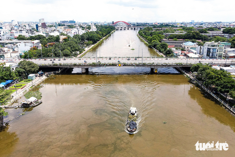 Giao thông thủy trên sông Sài Gòn, nét độc đáo cần gìn giữ - Ảnh: L.PHAN Giao thông thủy trên sông Sài Gòn, nét độc đáo cần gìn giữ - Ảnh: L.PHAN