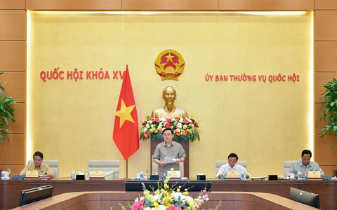 Chủ tịch Quốc hội Vương Đình Huệ chủ trì buổi làm việc với các cơ quan về rà soát công tác chuẩn bị tổ chức phiên chất vấn và trả lời chất vấn tại Phiên họp thứ 25 của Ủy ban Thường vụ Quốc hội - Ảnh: quochoi.vn Chủ tịch Quốc hội Vương Đình Huệ chủ trì buổi làm việc với các cơ quan về rà soát công tác chuẩn bị tổ chức phiên chất vấn và trả lời chất vấn tại phiên họp thứ 25 của Ủy ban Thường vụ Quốc hội - Ảnh: quochoi.vn