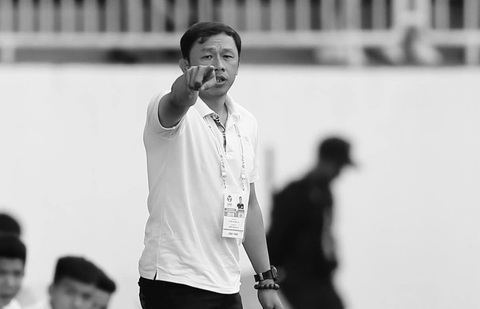 VPF tổ chức mặc niệm 3 thành viên CLB Hoàng Anh Gia Lai qua đời vì tai nạn giao thông - Ảnh 1. HLV Dương Minh Ninh là một trong ba thành viên CLB Hoàng Anh Gia Lai tử nạn sau vụ tai nạn giao thông thảm khốc ngày 12-8 - Ảnh: N.K.