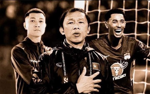 Tâm thư đầy nước mắt của Lương Xuân Trường với 3 thành viên quá cố của HAGL - Ảnh 2. HLV Dương Minh Ninh (giữa), bác sĩ Đào Trọng Trí (trái) và tiền đạo Paollo (phải) - Ảnh: HAGL FC