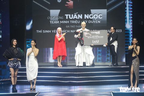 Tuấn Ngọc nhận giải Thí sinh được yêu thích nhất - Ảnh: PHƯƠNG QUYÊN Tuấn Ngọc nhận giải Thí sinh được yêu thích nhất - Ảnh: PHƯƠNG QUYÊN