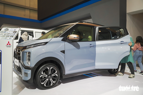 Chi tiết 'tiểu' Xpander Cross sẽ lắp ráp tại Indonesia - Ảnh 2. Mitsubishi eK X EV được ví như Xpander Cross thu nhỏ bởi mang nhiều nét tương đồng. Chữ "X" trong tên gọi của xe có cách đọc khác là "Cross". Xe thuộc phân khúc xe cỡ nhỏ (Kei car), có kiểu dáng hình hộp đặc trưng - Ảnh: CẤN HƯNG