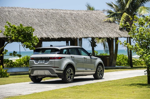 Range Rover Evoque 2023 - Áp lực mới với Porsche Macan - Ảnh 4. Mẫu SUV của Land Rover mang nhiều công nghệ hỗ trợ vận hành - Ảnh: Land Rover