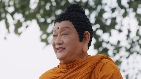 Khán giả không nhận ra nghệ sĩ Tiến Đạt với hóa trang thành Phật Tổ - Ảnh cắt từ trailer phim Khán giả không nhận ra nghệ sĩ Tiến Đạt với hóa trang thành Phật Tổ - Ảnh cắt từ trailer phim