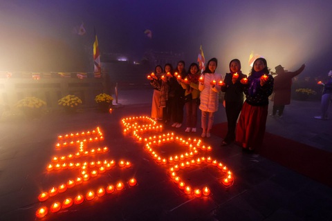 Sun World Fansipan Legend được vinh danh “Quần thể Văn hóa Tâm linh tiêu biểu Châu Á - Thái Bình Dương” - Ảnh 4. Đại lễ Phật đản được tổ chức tại quần thể văn hóa tâm linh Fansipan năm 2023