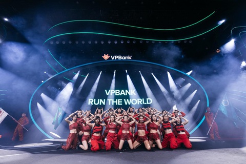 Tiết mục Hào khí VPBank - phần thi của tập thể Khối Tài chính Tiết mục Hào khí VPBank - phần thi của tập thể khối tài chính