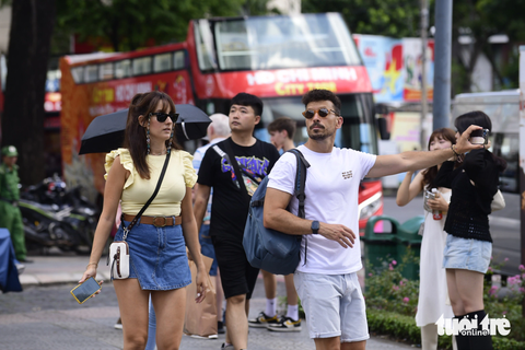 Chính sách visa thông thoáng, Hội chợ ITE HCMC 2023 tăng gấp đôi quy mô - Ảnh 1. 7 tháng đầu năm, tổng lượng khách quốc tế đến Việt Nam đã đạt gần 6,6 triệu lượt - Ảnh: QUANG ĐỊNH