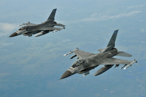 Ukraine phản công bất lợi có phải vì thiếu chiến đấu cơ F-16? - Ảnh 1. Chiến đấu cơ F-16 - Ảnh: MILITARY.COM