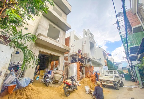 Người dân TP Thủ Đức xin phép xây dựng nhà ở riêng lẻ dưới 3 tầng sẽ thuận lợi hơn trước nhiều - Ảnh: Q.ĐỊNH Người dân TP Thủ Đức xin phép xây dựng nhà ở riêng lẻ dưới 3 tầng sẽ thuận lợi hơn trước nhiều - Ảnh: Q.ĐỊNH