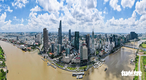 Hướng tuyến đường ven sông Sài Gòn tuyệt đẹp và chi tiết từng đoạn quy hoạch - Ảnh 1. Hiện tại, khu vực bến Bạch Đằng có đường Tôn Đức Thắng (cách mép sông Sài Gòn gần 50m) tuyệt đẹp chạy song song và ôm vào khu vực này. Đường Tôn Đức Thắng đoạn từ cầu Khánh Hội đến cầu Ba Son đã hoàn thành cơ bản, đây là đoạn đường bên phố bên sông đẹp nhất hiện tại