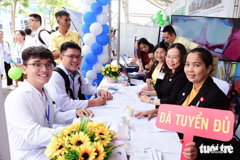 Từ chuyện ‘trắng tay’ tuyển bác sĩ, Cần Giờ cần làm gì để thu hút bác sĩ trẻ? - Ảnh 4. "Đã tuyển đủ" - là mong muốn của Cần Giờ và nhiều trung tâm y tế vùng ven TP.HCM - Ảnh: DUYÊN PHAN