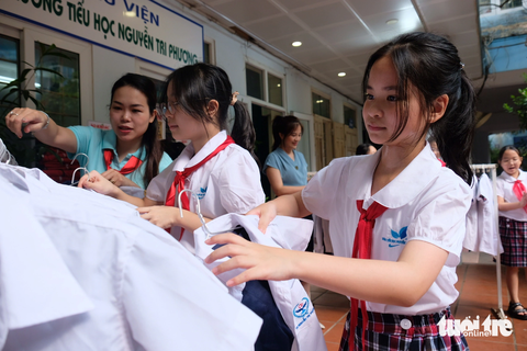 Thủ tướng gửi công điện yêu cầu bảo đảm sách giáo khoa và giáo viên cho năm học mới - Ảnh 1. Thủ tướng Phạm Minh Chính vừa gửi công điện yêu cầu bảo đảm sách giáo khoa và giáo viên cho năm học mới - Ảnh: NGUYÊN BẢO