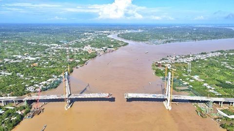 Cận cảnh Công trình cầu Mỹ Thuận 2 trước ngày hợp long - Ảnh 7. Chỉ khoảng 5 tháng nữa, cầu Mỹ Thuận 2 sẽ hoàn thành và đưa vào sử dụng - Ảnh: M.T.