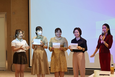 Lần đầu tiên ra mắt sân chơi "Gen Z Xứ Quảng": Học trò Đà Nẵng thoả sức "bung lụa" - Ảnh 2. Ba đội trong bảng A bốc thăm để chọn ra đội tham dự phần chào hỏi trong buổi khai mạc 5-10 sắp tới - Ảnh: T.Trung