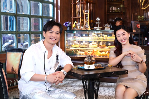 Lâm Hùng: “Rời xa vòng tay anh Vũ Linh, giông bão kéo đến” - Ảnh 2. Lâm Hùng cho biết anh gặp may mắn ngay từ khi bước vào con đường ca hát