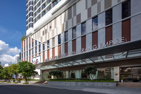 Meliá tiếp tục khai thác nhóm khách quan tâm đến du lịch trải nghiệm. - Ảnh 3. Meliá Vinpearl Nha Trang Empire ngay trung tâm thành phố và rất gần các điểm tham quan du lịch.