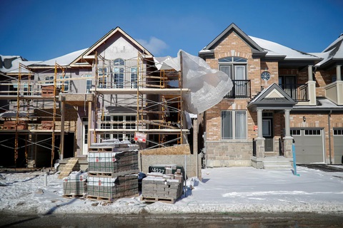 Lao động nhập cư có tay nghề: Giải pháp cho khủng hoảng nhà ở tại Canada - Ảnh 1. Chính phủ Canada đang nỗ lực giảm giá nhà và xây dựng được nhiều nhà hơn. Ảnh: cbc.ca
