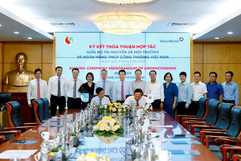 VietinBank hướng đến mục tiêu phát triền bền vững - Ảnh 1. Bộ Tài nguyên và Môi trường và VietinBank vừa ký kết thỏa thuận hợp tác hướng đến các mục tiêu phát triển bền vững - Ảnh: VTB