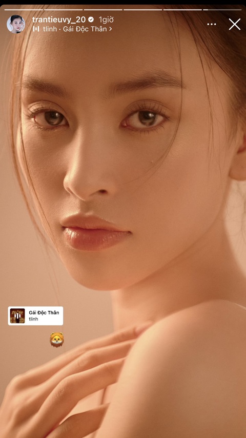 Hoa hậu Tiểu Vy có động thái phản hồi giữa tin hẹn hò mỹ nam Thái - Ảnh 4. Tiểu Vy ngầm khẳng định tình trạng hẹn hò bằng tên ca khúc của nữ rapper tlinh
