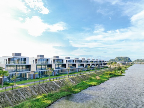 Tham vọng của Đất Xanh Miền Trung khi đổi tên thành Regal Group - Ảnh 4. Regal One River - Khu villa mặt sông “Đáng sống nhất năm” tọa lạc ở Ngũ Hành Sơn (Đà Nẵng)
