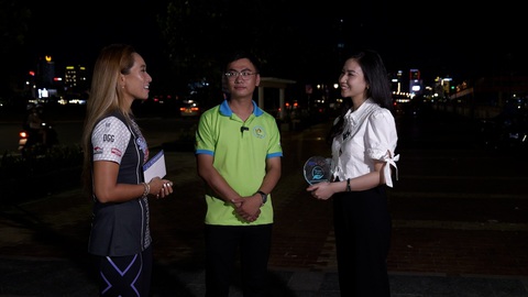 Nguyễn Quang Hiếu xuất hiện trong chương trình Nối trọn yêu thương cùng Thanh Vũ (bên trái) – Đại sứ thương hiệu nhãn hàng Nước tăng lực Number 1. Ảnh: Đ.H Nguyễn Quang Hiếu xuất hiện trong chương trình Nối trọn yêu thương cùng Thanh Vũ (bên trái) - đại sứ thương hiệu nhãn hàng Nước tăng lực Number 1 - Ảnh: Đ.H.