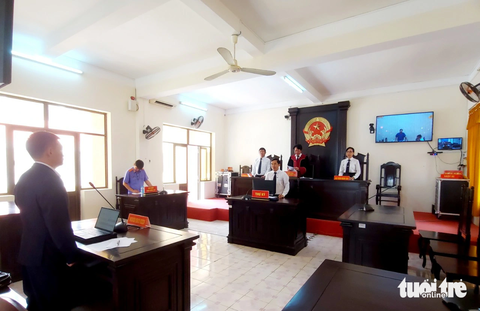 Toà án nhân dân tỉnh Kiên Giang: Tuyên buộc UBND TP Phú Quốc giao giấy quyền sử dụng đất cho dân - Ảnh 1. Tòa án nhân dân tỉnh Kiên Giang tuyên buộc UBND TP Phú Quốc phải giao giấy chứng nhận quyền sử dụng đất cho ông Phạm Bá Lương - Ảnh: CHÍ CÔNG