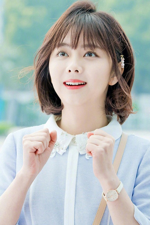 Đàm Tùng Vận có nguy cơ mất danh hiệu ‘nữ thần thanh xuân’ - Ảnh 3. Ở tuổi ngoài 30, Đàm Tùng Vận vẫn "cân đẹp" vai nữ sinh, thiếu nữ hồn nhiên trong sáng