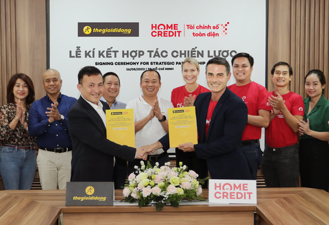 Home Credit và Thế Giới Di Động ký kết hợp tác chiến lược - Ảnh 1. Home Credit và Thế Giới Di Động ký kết hợp tác chiến lược - Ảnh: H.C
