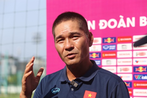 HLV Mai Đức Chung: 'Chúng tôi chuẩn bị tinh thần không có Huỳnh Như ở ASIAD' - Ảnh 4. HLV Ijiri Akira phân tích về sự chuẩn bị cho kỳ World Cup tiếp theo của bóng đá nữ Việt Nam - Ảnh: ĐỨC KHUÊ