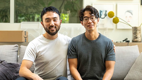 Trả tiền cho sự nổi tiếng - Ảnh 1. Hai người sáng lập Karat Financial: Eric Wei và Will Kim (từ trái qua) - Ảnh: Karat Financial