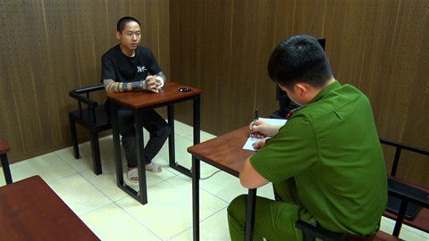 Phá đường dây lừa đảo xuyên quốc gia chiêu ‘việc nhẹ lương cao’, đã lừa 1.500 người - Ảnh 1. Hoàng Phi Long bị xác định là nghi phạm cầm đầu đường dây lừa đảo chiếm đoạt tài sản xuyên quốc gia - Ảnh: CACC