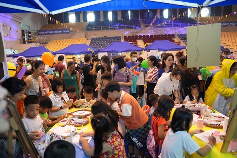 Yola và hành trình 14 năm ‘khai phóng sức mạnh tiềm năng’ tới học sinh - Ảnh 2. Các bé trải nghiệm các hoạt động ‘lớp học không tường’ tại ngày hội Yola Discovery Day 2023 - Ảnh: Yola