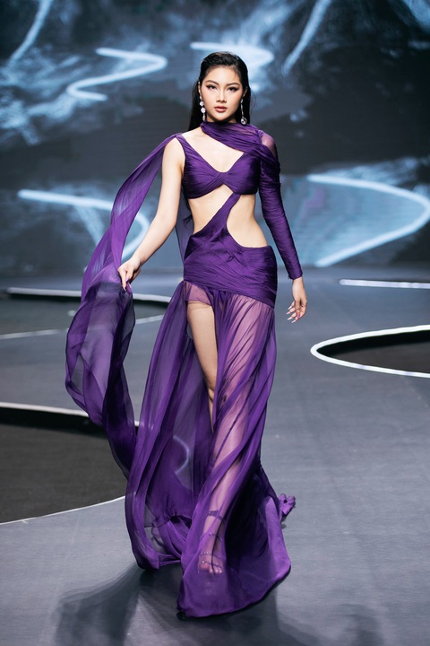 Á hậu Minh Kiên lần đầu trình diễn mở màn cùng dàn hậu đình đám tại Vietnam Beauty Fashion Fest 5 - Ảnh 8. Á hậu Minh Kiên lần đầu trình diễn mở màn cùng dàn hậu đình đám tại Vietnam Beauty Fashion Fest 5 - Ảnh 8.