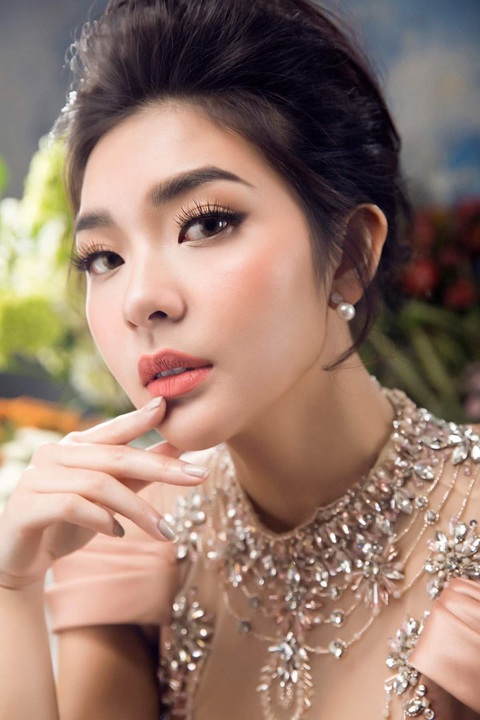 Thí sinh Tracy Lê Nguyễn đến từ Hải Phòng. Cô sở hữu chiều cao 1,7m cùng số đo ba vòng 81-61-86 Thí sinh Tracy Lê Nguyễn đến từ Hải Phòng. Cô sở hữu chiều cao 1,7m cùng số đo ba vòng 81-61-86