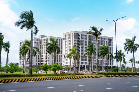 Nam Long và những dự án EHome ấn tượng trên thị trường - Ảnh 6. EHome Southgate tọa lạc ở cửa ngõ khu đô thị Waterpoint, cách TP.HCM khoảng 45 phút di chuyển theo cao tốc TP.HCM - Trung Lương. Dự án có quy mô 4,5ha, bao gồm 7 block, cung cấp ra thị trường hơn 1.400 căn hộ. Trong đó, hơn 700 sản phẩm thuộc giai đoạn 1 và 2 đã được bàn giao, đón hàng trăm gia đình về sinh sống.