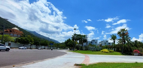 Kiểm tra vụ bán đấu giá đất ở không có trong Luật Đất đai tại Nha Trang - Ảnh 1. Khu vực dự án tại sông Lô của Công ty CP Hoàn Cầu Nha Trang đã có quyết định điều chỉnh, không còn "đất ở không hình thành đơn vị ở", nhưng công ty đấu giá vẫn thông báo đưa ra bán đấu giá "đất ở không hình thành đơn vị ở" - Ảnh: PHAN SÔNG NGÂN