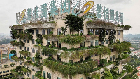 Một tòa nhà do công ty bất động sản Trung Quốc Country Garden xây dựng - Ảnh: THE ECONOMIST Một tòa nhà do công ty bất động sản Trung Quốc Country Garden xây dựng - Ảnh: THE ECONOMIST