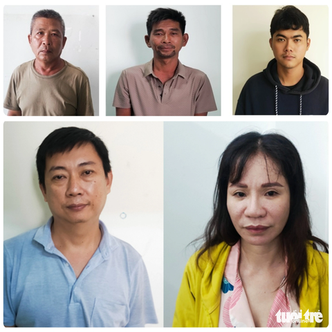 Hai chủ tiệm vàng ở An Giang 'chủ mưu' buôn lậu 19kg vàng - Ảnh 1. Các bị can bị bắt giam do có hành vi buôn lậu vàng. Lần lượt từ trái qua, từ trên xuống gồm Sơn, Phong, Tâm, Kiếm và Huệ - Ảnh: Công an cung cấp