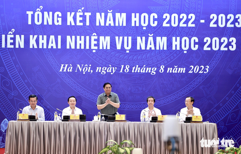 Thiếu giáo viên trầm trọng: thiếu trên 118.000 giáo viên, hơn 9.000 người bỏ nghề - Ảnh 1. Thủ tướng Chính phủ Phạm Minh Chính chủ trì Hội nghị tổng kết năm học 2022-2023 triển khai nhiệm vụ năm học 2023-2024 - Ảnh: NGUYỄN KHÁNH