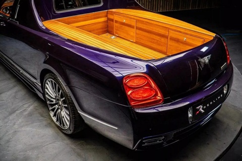Chủ Bentley Flying Spur bỏ số tiền ngang tiền mua xe để độ thành bán tải - Ảnh 2. Bồn sau được làm khá hài hòa với tổng thể xe và được lát gỗ bên trong - Ảnh: Carscoops