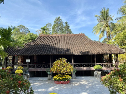 Ngôi nhà sàn thuở thiếu thời của Bác Tôn tại xã Mỹ Hoà Hưng được tôn tạo, gìn giữ gần như nguyên vẹn đến ngày nay - Ảnh: Sở VHTT&DL An Giang cung cấp Ngôi nhà sàn thuở thiếu thời của Bác Tôn tại xã Mỹ Hòa Hưng được tôn tạo, gìn giữ gần như nguyên vẹn đến ngày nay - Ảnh: Sở VHTT&DL An Giang cung cấp
