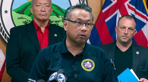Ông Herman Andaya, người đứng đầu cơ quan quản lý tình trạng khẩn cấp của Maui trong cuộc họp báo ngày 16-8 - Ảnh: AP Ông Herman Andaya, người đứng đầu cơ quan quản lý tình trạng khẩn cấp của Maui, trong cuộc họp báo ngày 16-8 sau vụ cháy rừng - Ảnh: AP