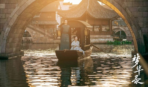 Mộng hoa lục của Lưu Diệc Phi, Trần Hiểu cập bến màn ảnh Việt - Ảnh 9. Mộng hoa lục đã gây ấn tượng vô cùng mạnh mẽ đến thị giác người xem, thỏa mãn thẩm mỹ đại chúng