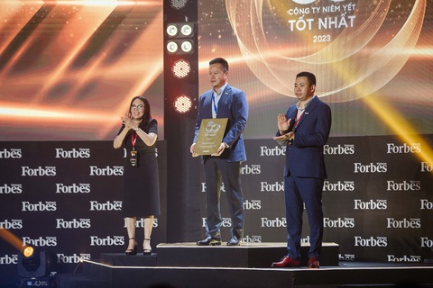 MB vào Top 50 công ty niêm yết tốt nhất Việt Nam 2023 của Forbes - Ảnh 3. MB vào Top 50 công ty niêm yết tốt nhất Việt Nam 2023 của Forbes - Ảnh 3.