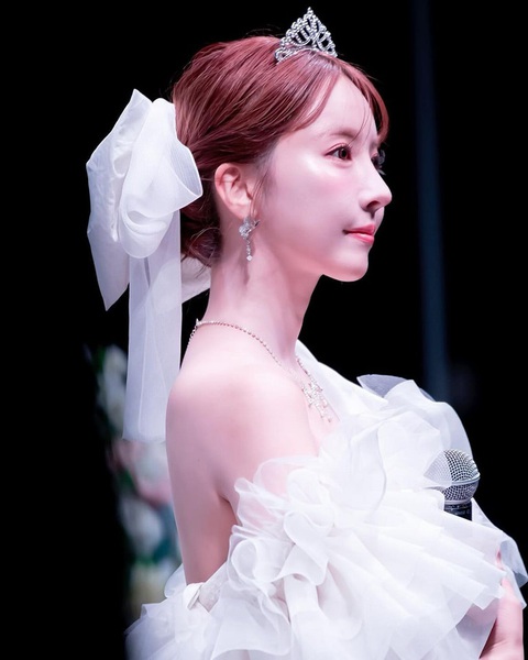 Ngôi sao phim người lớn Nhật tổ chức fan meeting để... giải nghệ - Ảnh 1. Yua Mikami xuất hiện xinh đẹp trong sự kiện tuyên bố giải nghệ