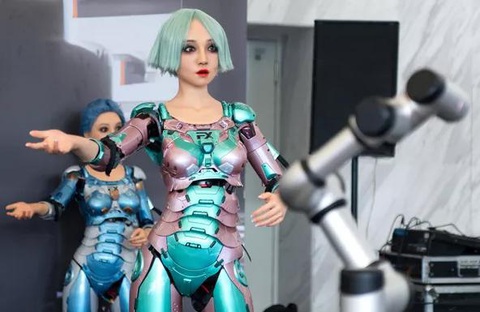 600 robot trên thế giới tham dự "Thế vận hội robot" tại Bắc Kinh - Ảnh 1. Robot của một gian hàng tại Hội nghị robot thế giới ở Bắc Kinh - Ảnh: SPUTNIK