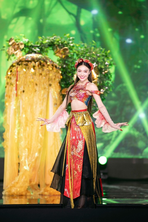 Thiết kế Thị ơi mở ra của Trần Khánh Duy - Ảnh: KIẾNG CẬN TEAM Thiết kế Thị ơi mở ra của Trần Khánh Duy - Ảnh: KIẾNG CẬN TEAM