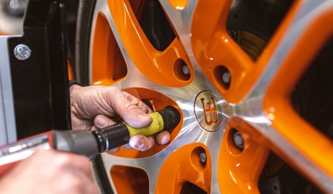 Chỉ có 3 triệu USD thì đừng mua Bugatti Chiron - Ảnh 7. Chỉ có 3 triệu USD thì đừng mua Bugatti Chiron - Ảnh 7.